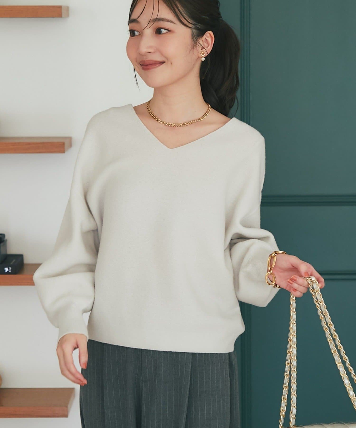 今すぐお届け！・デコルテ美人見え】ウール100％強縮Vネックニット